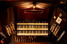 69-Union-Chapel-speeltafel-orgel